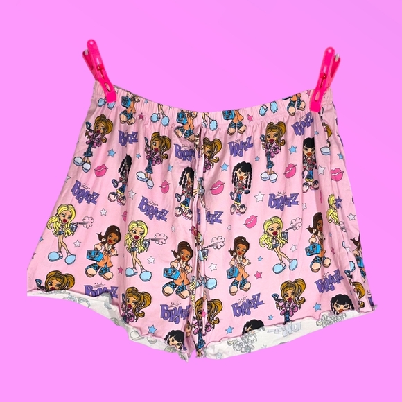 Cakeworthy x Bratz Pink AOP Cropped Pajama Shorts Size 4XL - Picture 1 of 7